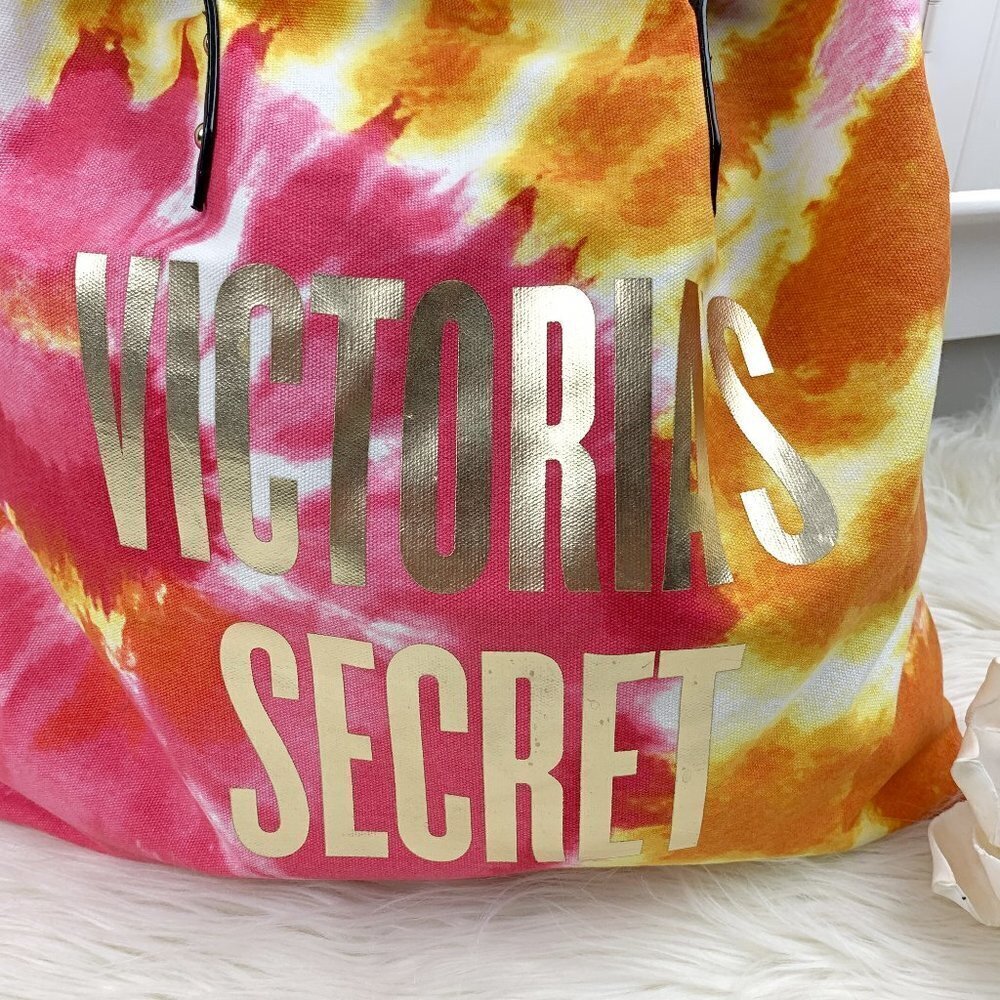 Victoria's Secret Large Logo Tie Dye Beach/Overnight/Getaway Tote - Picture 3 of 11